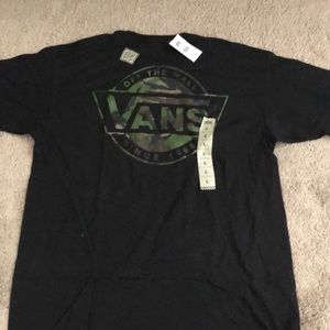 NWT - men’s Vans Size L shirt